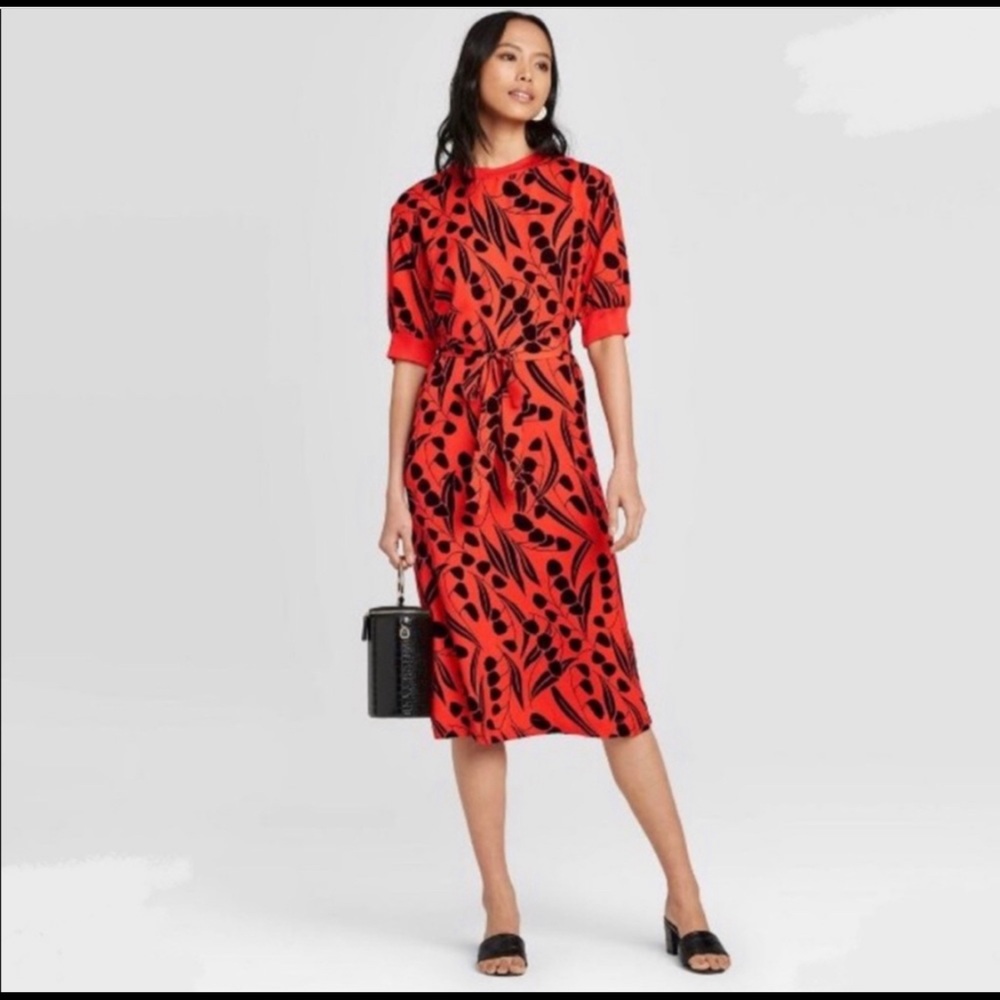 SOLD🖤WhoWhatWear Red Floral Print Dress